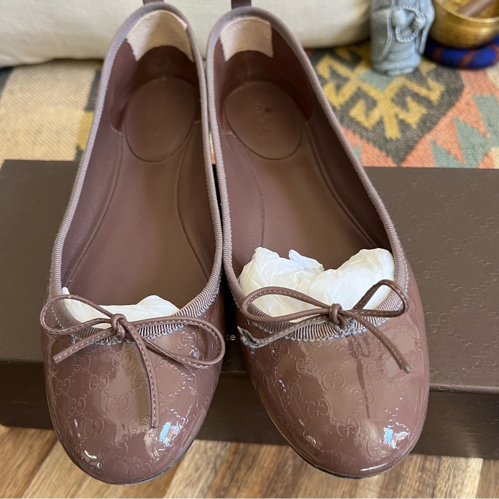 GUCCI Vernice Micro Guccissima Bow Accent Pump Flats 38 US8 In Box - Picture 1 of 17